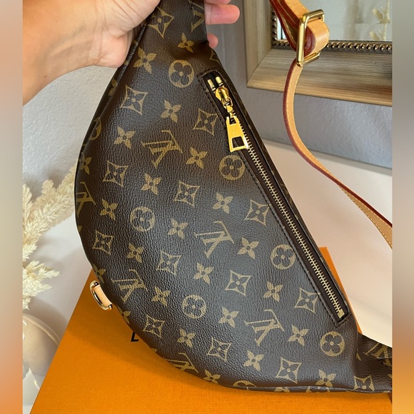 ❌SOLD❌🎀Louis Vuitton Monogram Bumbag - Picture 6 of 16